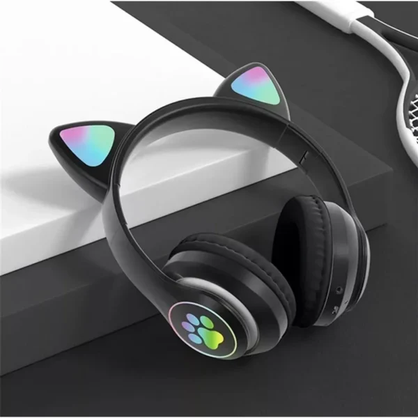 Auriculares gamer inalámbricos CAT Gaming LEF-1058 negro con luz LED
